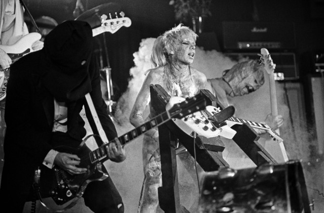 Wendy O Williams gives the axe the saw